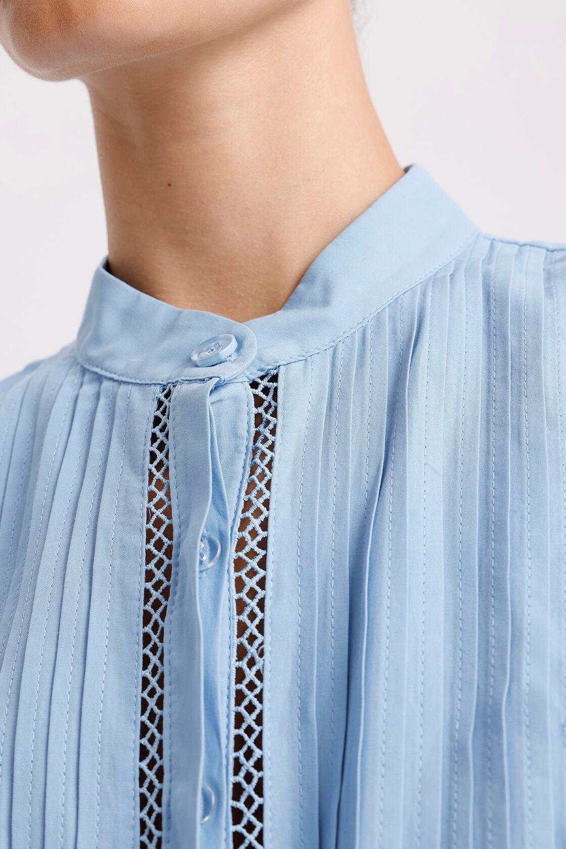 Standard Cut Ribbed Cotton Shirt