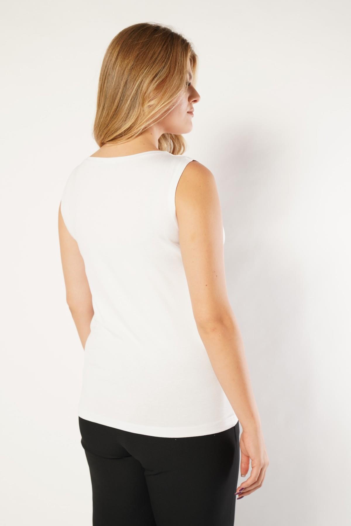 Sleeveless Basic Blouse