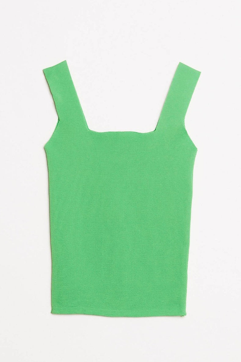 Basic Sleeveless Blouse